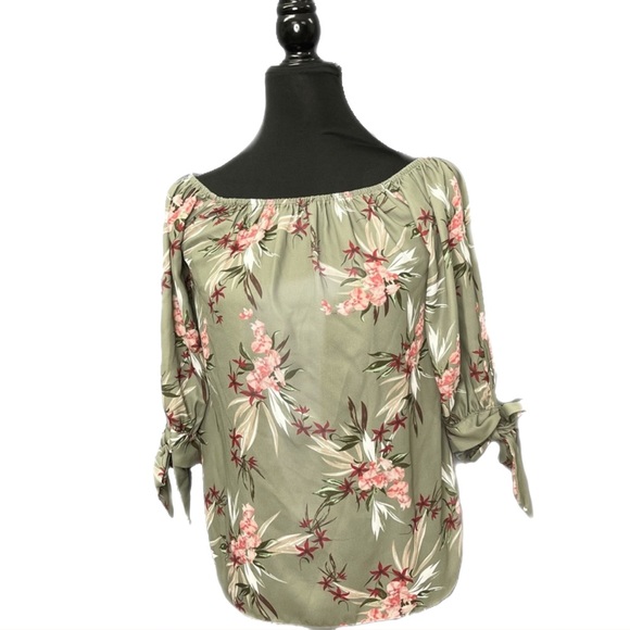 Motion- Tropical floral green off shoulder blouse - Picture 1 of 5